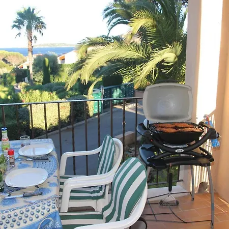 Апартаменты Lovely In Maxime Сент-Максим