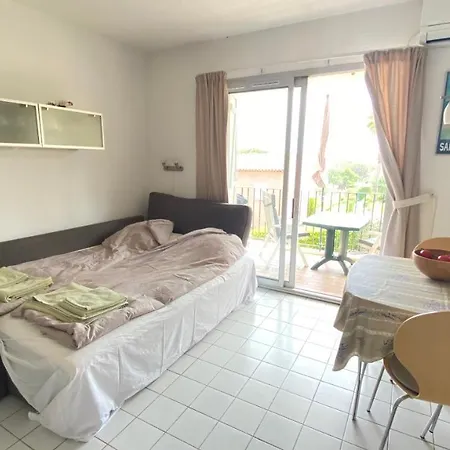 Lovely In Maxime Апартаменты