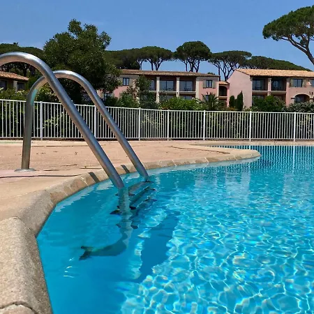 Modern Apartment In Sainte Maxime With Seaview Διαμέρισμα *